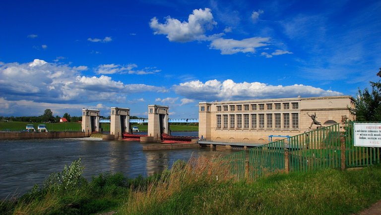 Tiszalöki vízlépcső - Barrage of Tiszalök by billeindani