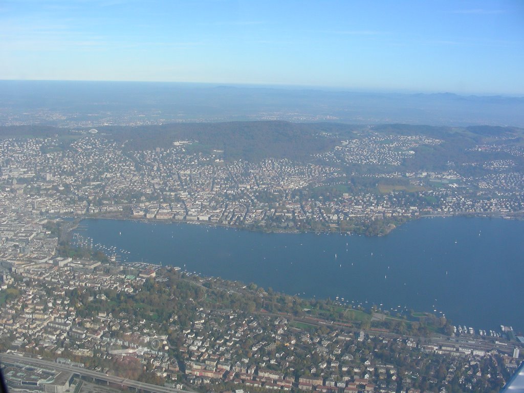 Stadt Zürich mit Zürichsee, Schweiz by Augustinfoto