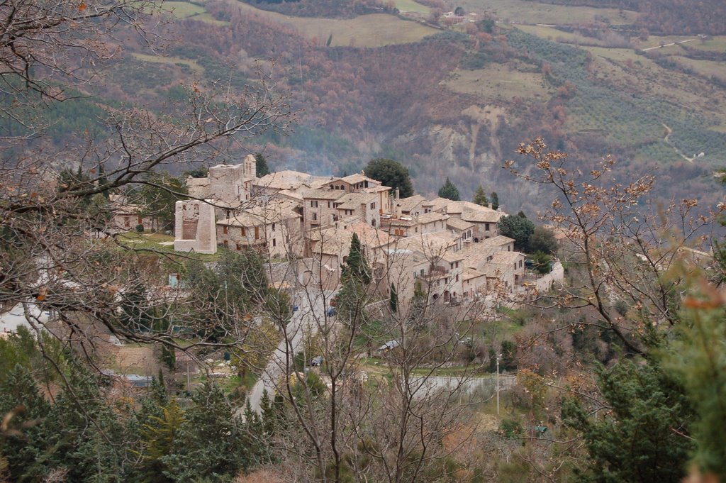 Monte Subasio - Collepino village by vito59