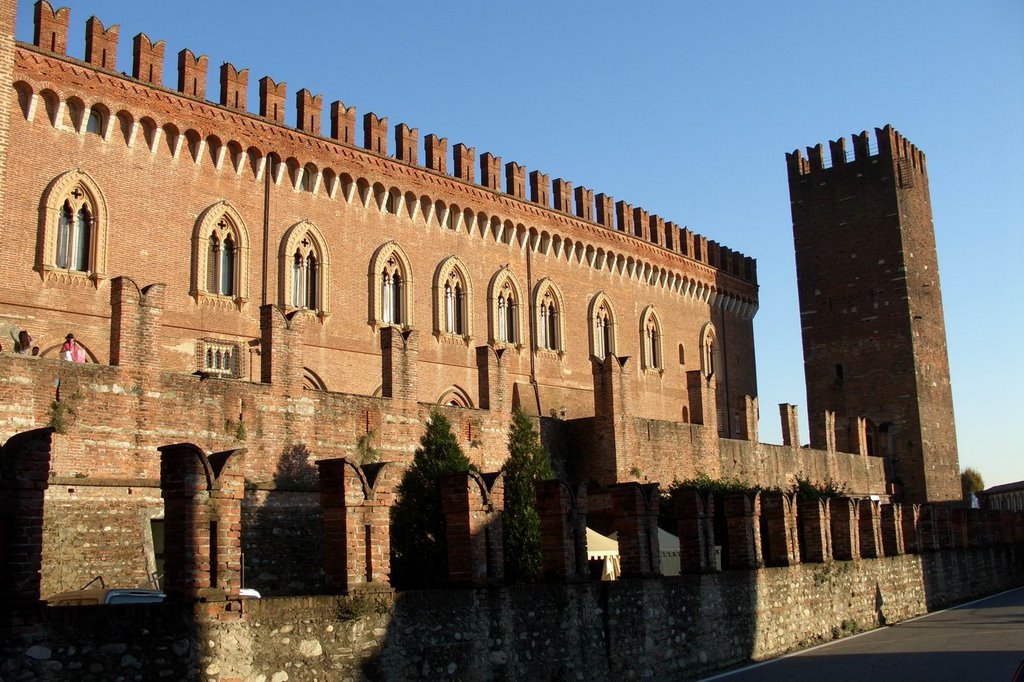 Carimate " IL castello " by far-traveller