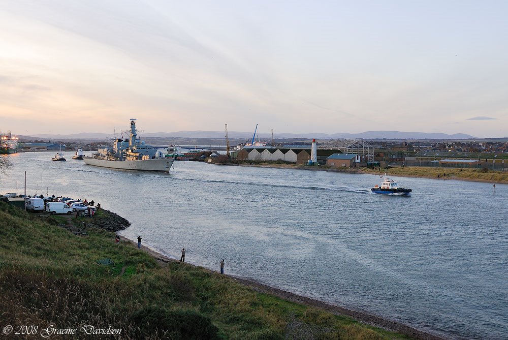 HMS Montrose leaving Montrose Harbour by GDavidson