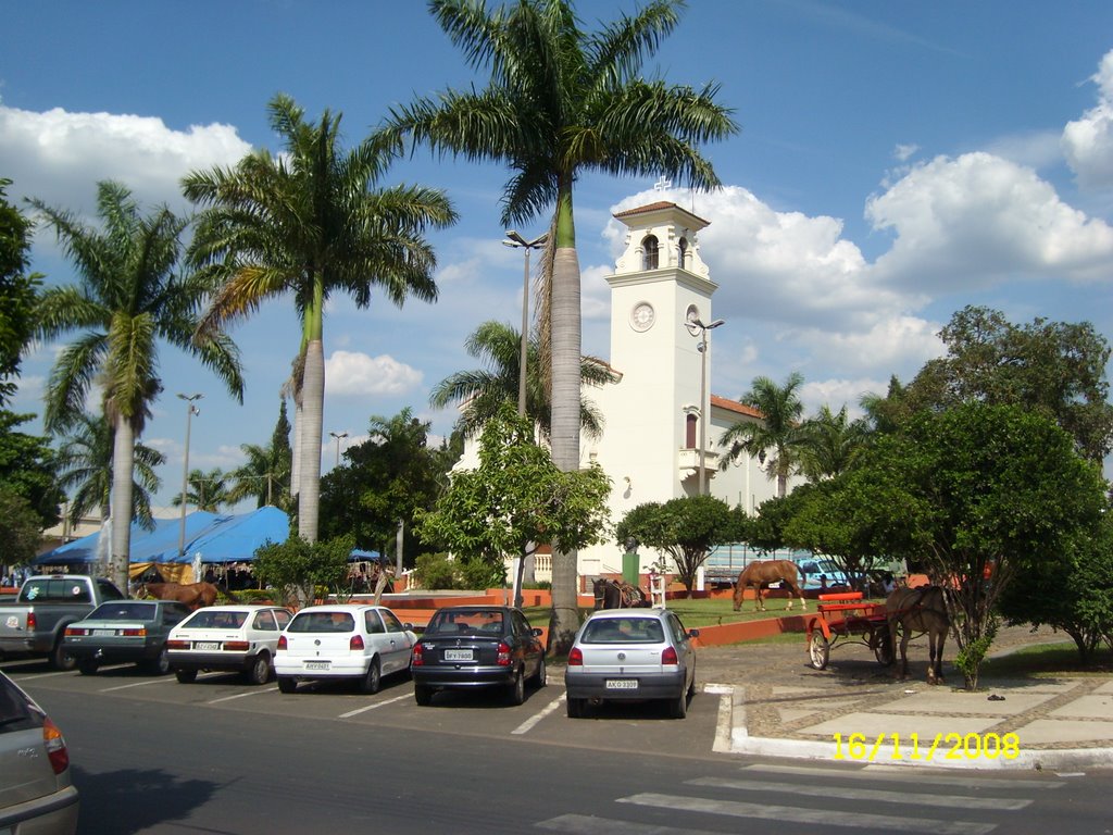 Vista lateral da Igreja Matriz by Edinei Rogerio Monquero