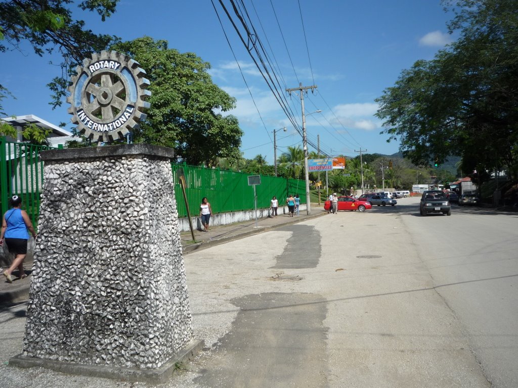 MONUMENTO ROTARY INTERNATIONAL by g arturo rodriguez gutierrez