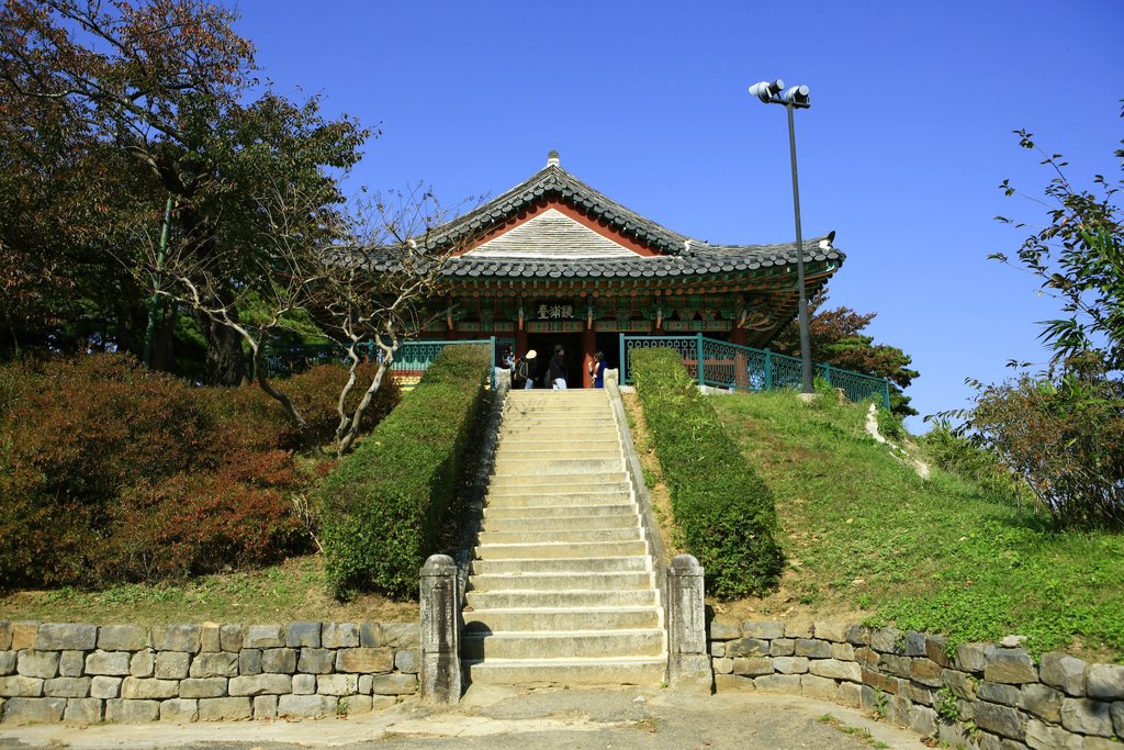 Gyeongpodae 경포대 by Korea Tourism Org.