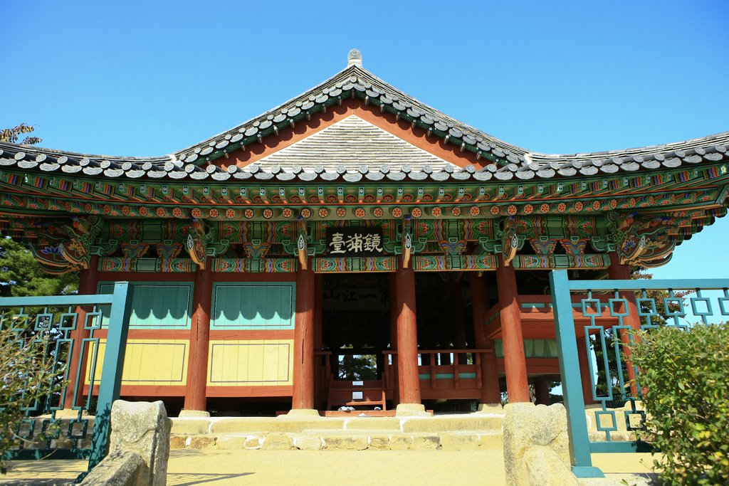 Gyeongpodae 경포대 by Korea Tourism Org.