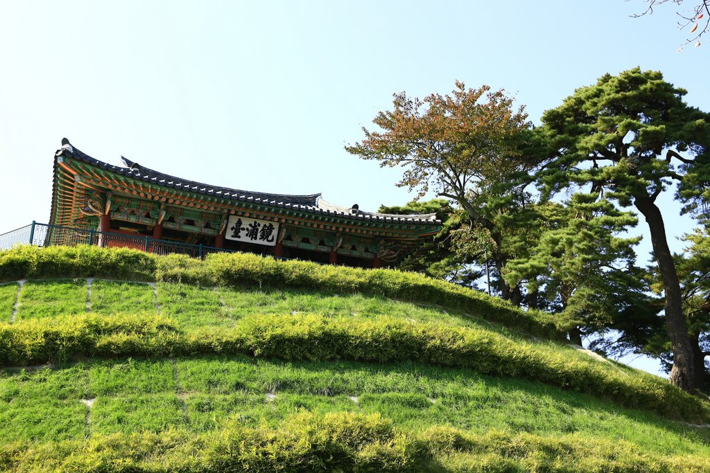 Gyeongpodae 경포대 by Korea Tourism Org.