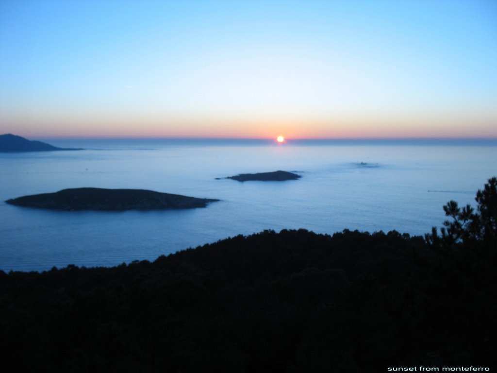 Puesta de sol desde monteferro-sunset by Manuel Martin Sabor