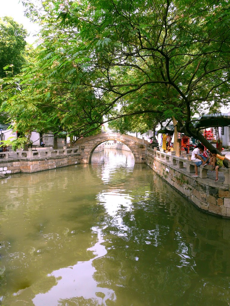 Tongli. Suzhou, China. by Nicola e Pina China