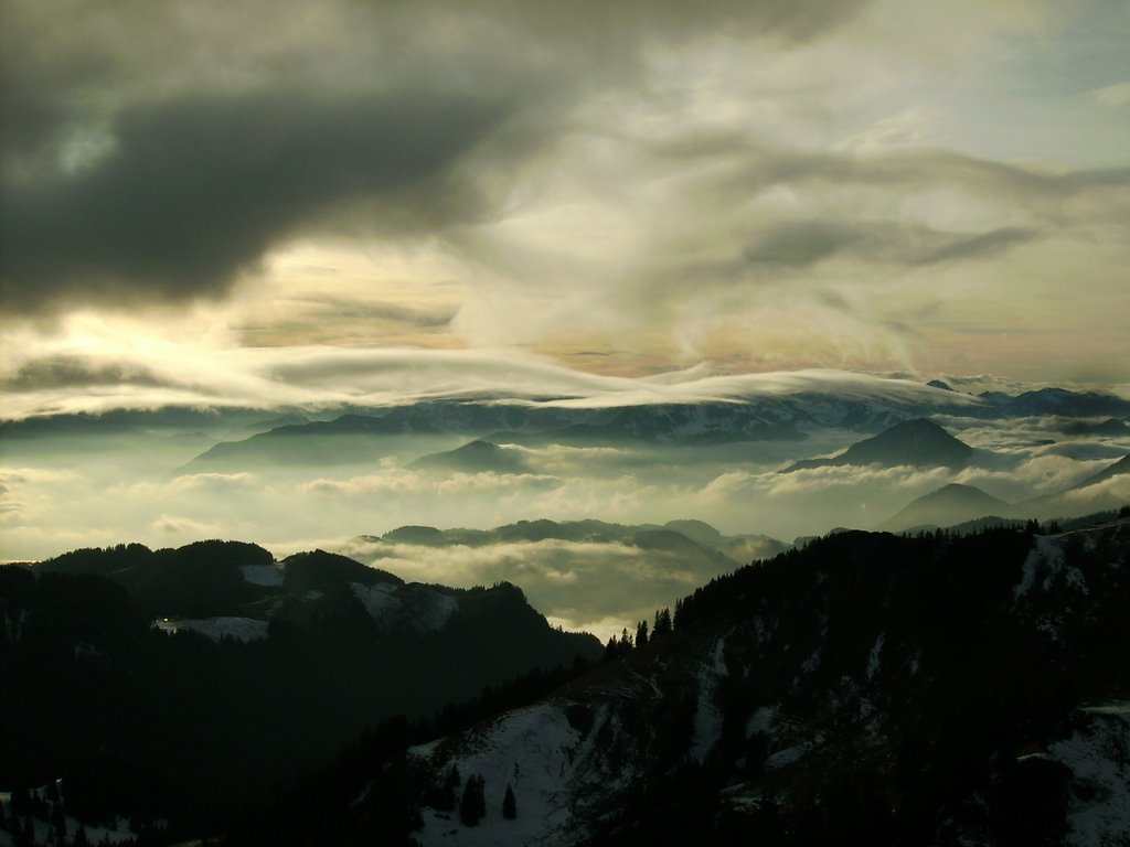 Wolkenschauspiel überm Inntal by Wolfgang Küfner