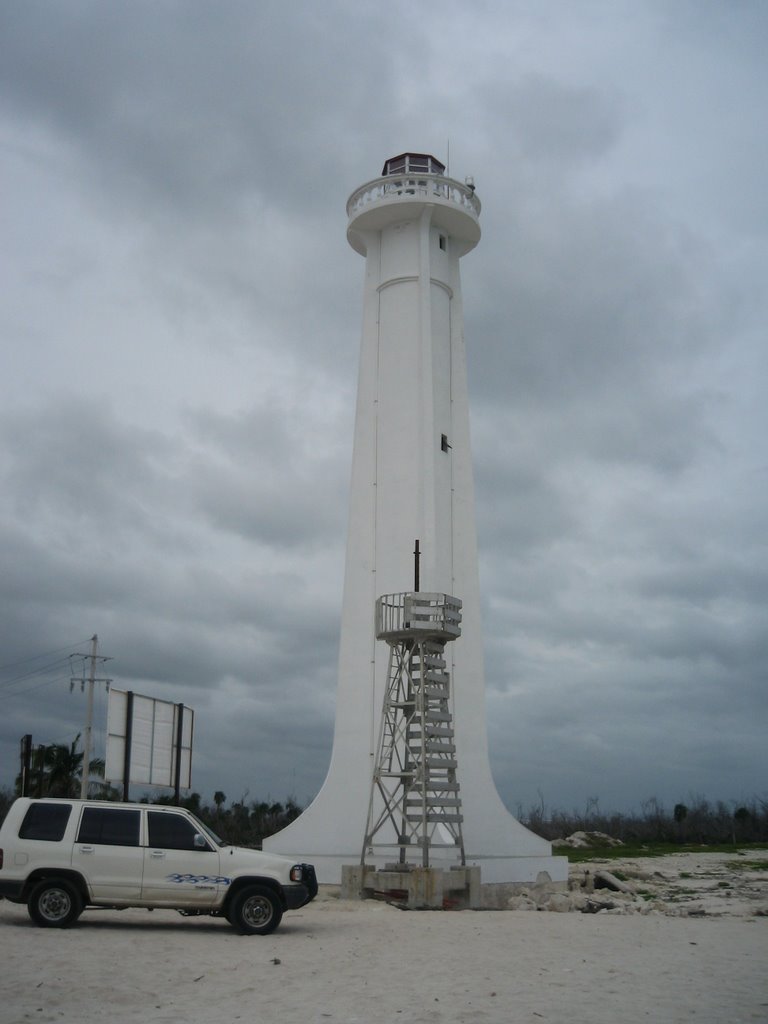 El faro, Mahahual by Jorge BaHe