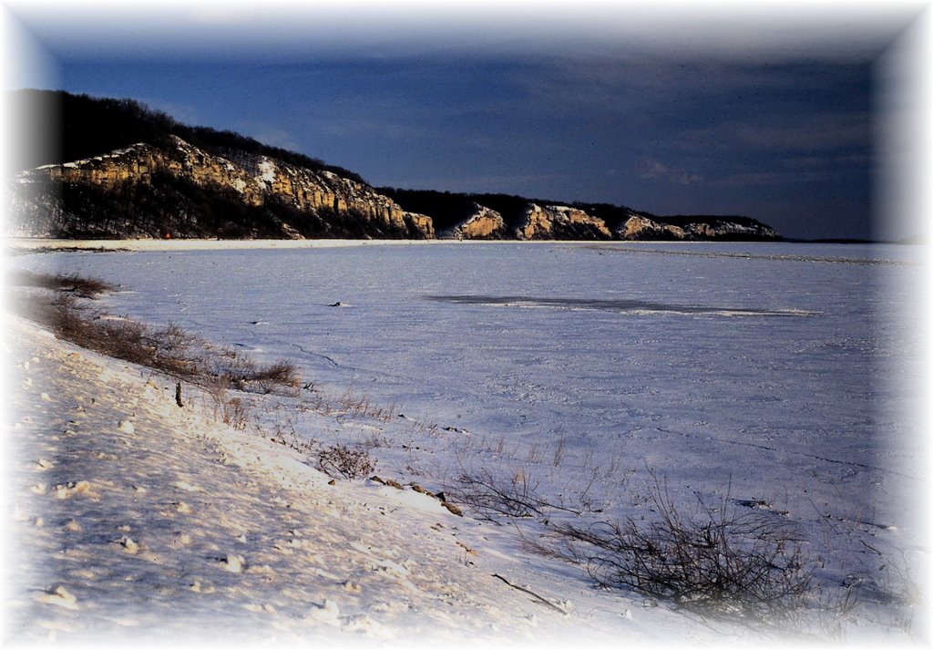 Frozen mississippi by TIMOTHY HORNSEY