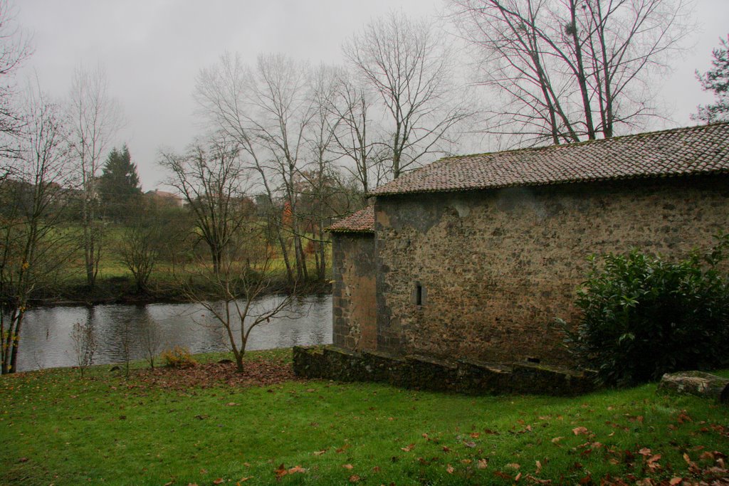 Saint-Bonnet-de-Bellac : la chapelle Saint-Martin by macrobert