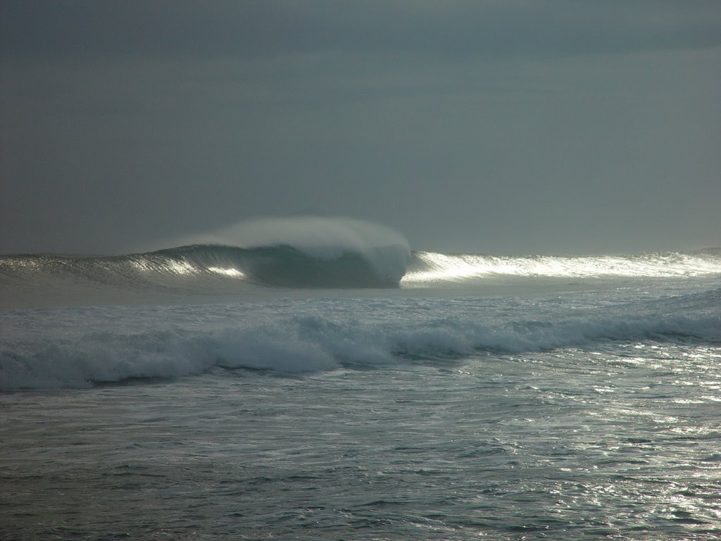 Super Swell, Maresias, São Sebastião-SP by Marcos Perrella