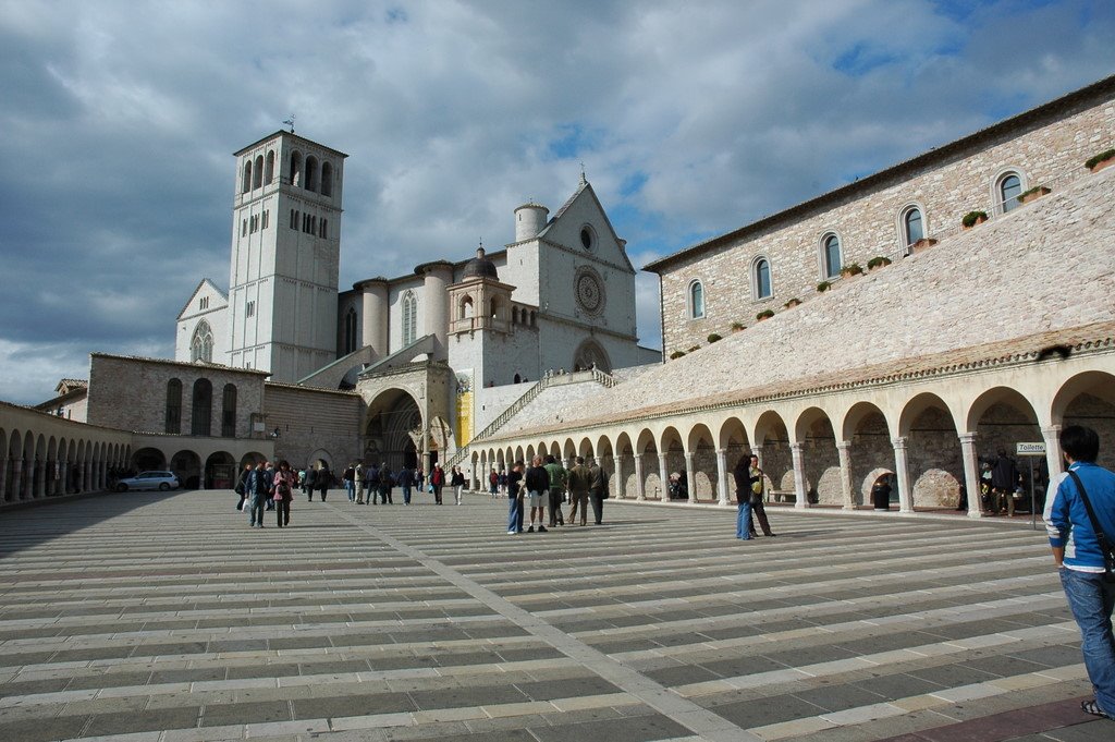 06081 Assisi, Province of Perugia, Italy by ALPHA HSU