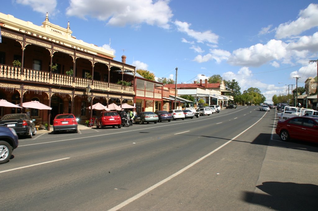 Beechworth main street by crusty181