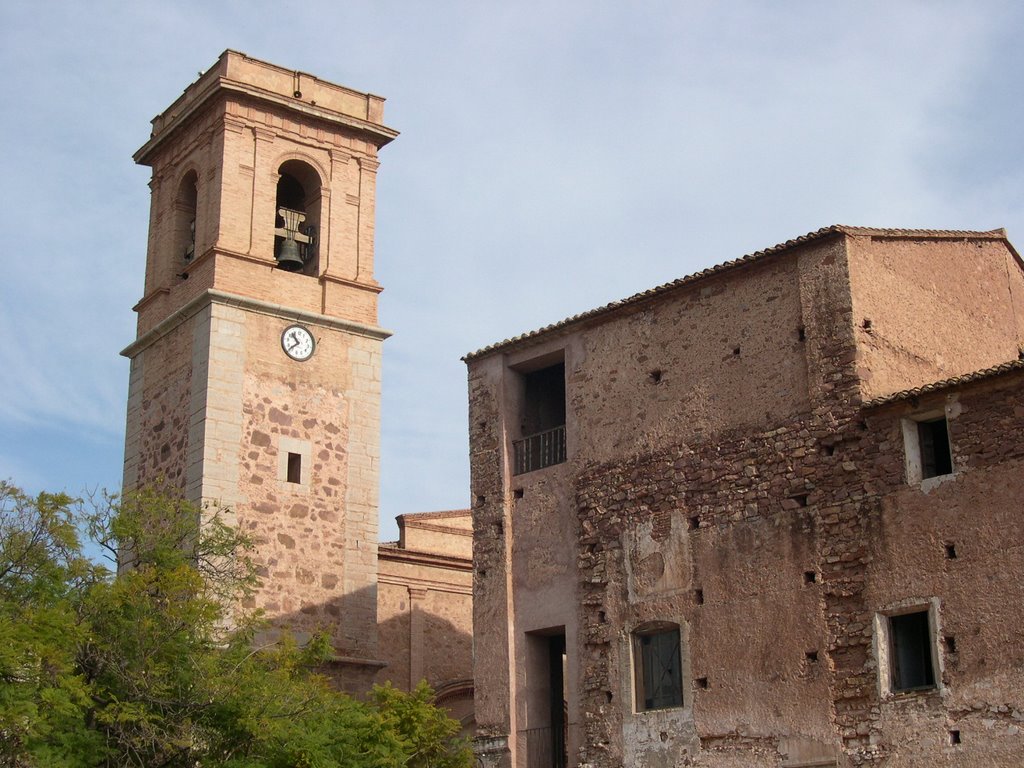 Campanar i casa Palau by Jaume Lairón