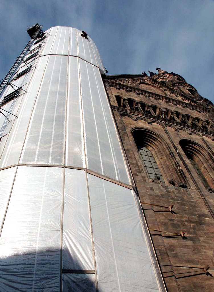 Wir brauchen keine Künstler wir machen das alles selbst! Domturm eingekleidet / Dom St. Peter by Peter W. Ehl