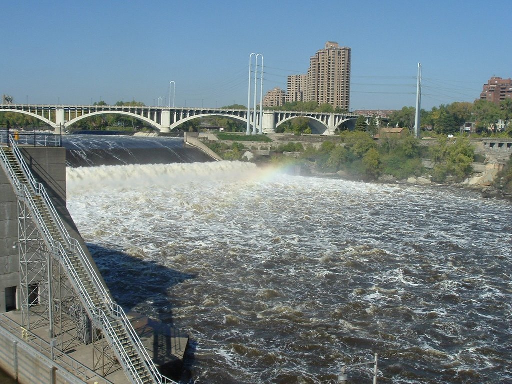 St. Anthony Falls and Dam by picsy