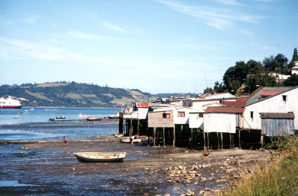 Castro, Isla Chiloé, X Región, Chile. by André Bonacin