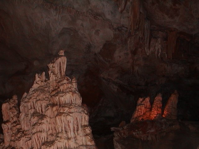 Bishop & 3 Sisters in the Lucas Cave (Jenolan Caves) by ¤► ryanhk ◄¤