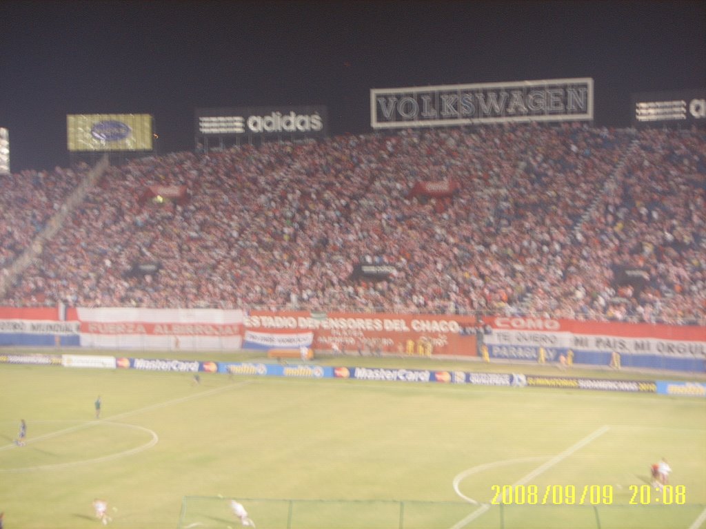 Estadio Defensores del Chaco lleno by y00yi