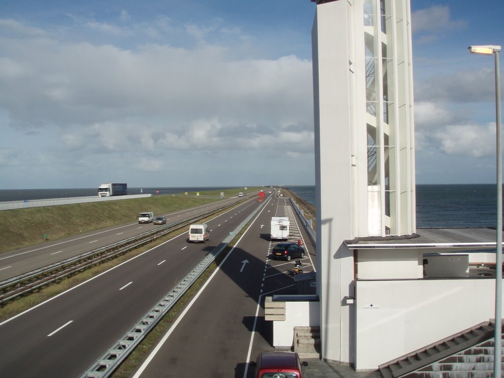 Afsluitdijk highway by Claus Bjerre