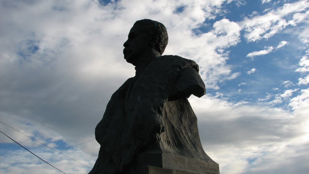 Statue by Albert Griffiths