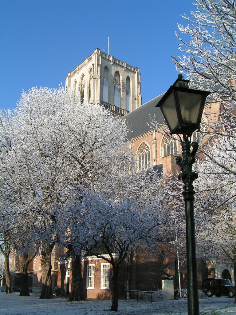 Brielse Dom in de sneeuw by Hans Smit