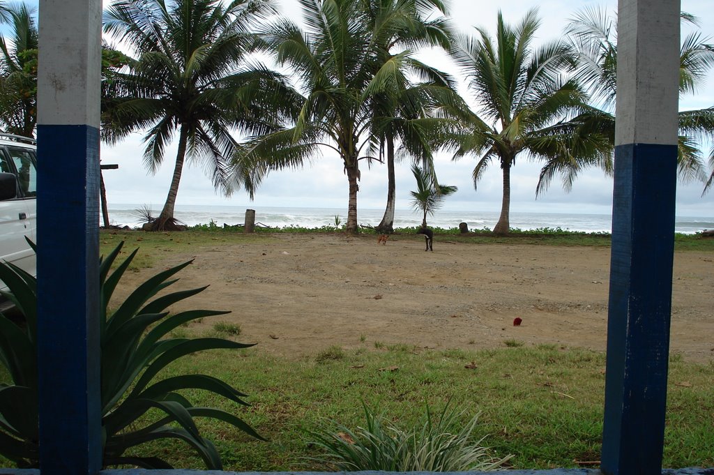 Desde un restaurante en Playa San Miguel by earagon