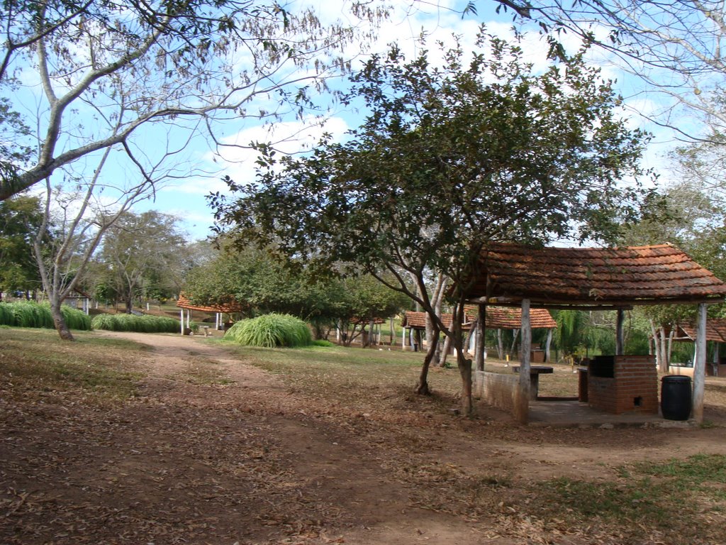 Quiosques da instalações do Balneário do Gordo junto ao Rio Formoso - Bonito - MS - Brazil by Paulo Yuji Takarada