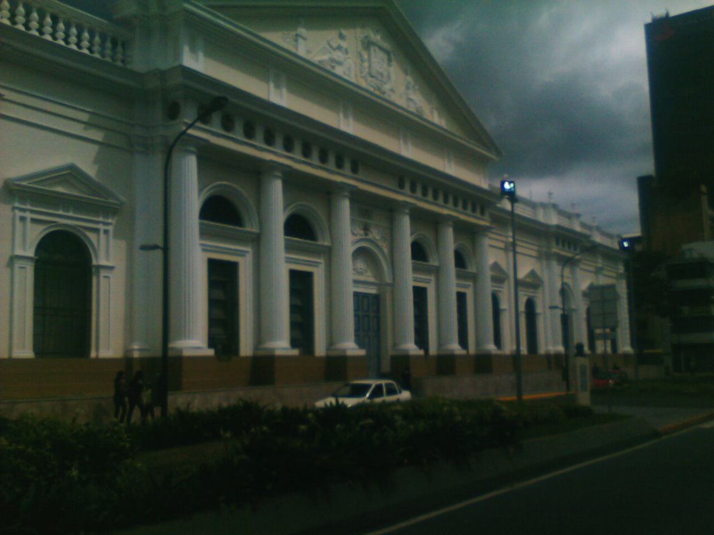 Av. Universidad, Palacio Legislativo, El Silencio by Oscar J. Camero