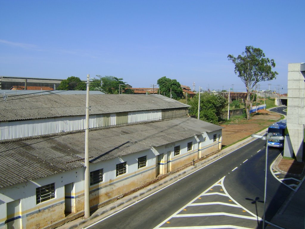 Bonfim - Patio e Oficinas da antiga Companhia Paulista de Estrada de Ferro by Alexander Denarelli