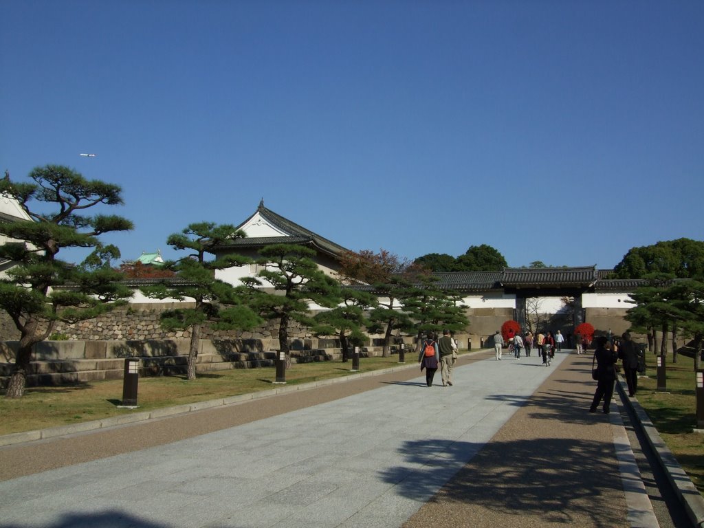 2 Ōsakajō, Chūō-ku, Ōsaka-shi, Ōsaka-fu 540-0002, Japan by Sk Yeo