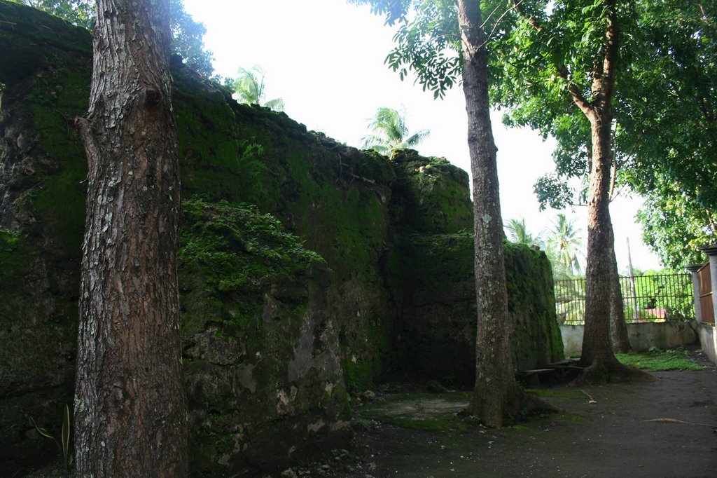 Gui-ob Church Ruins: Eastern Wall by onemoreshot