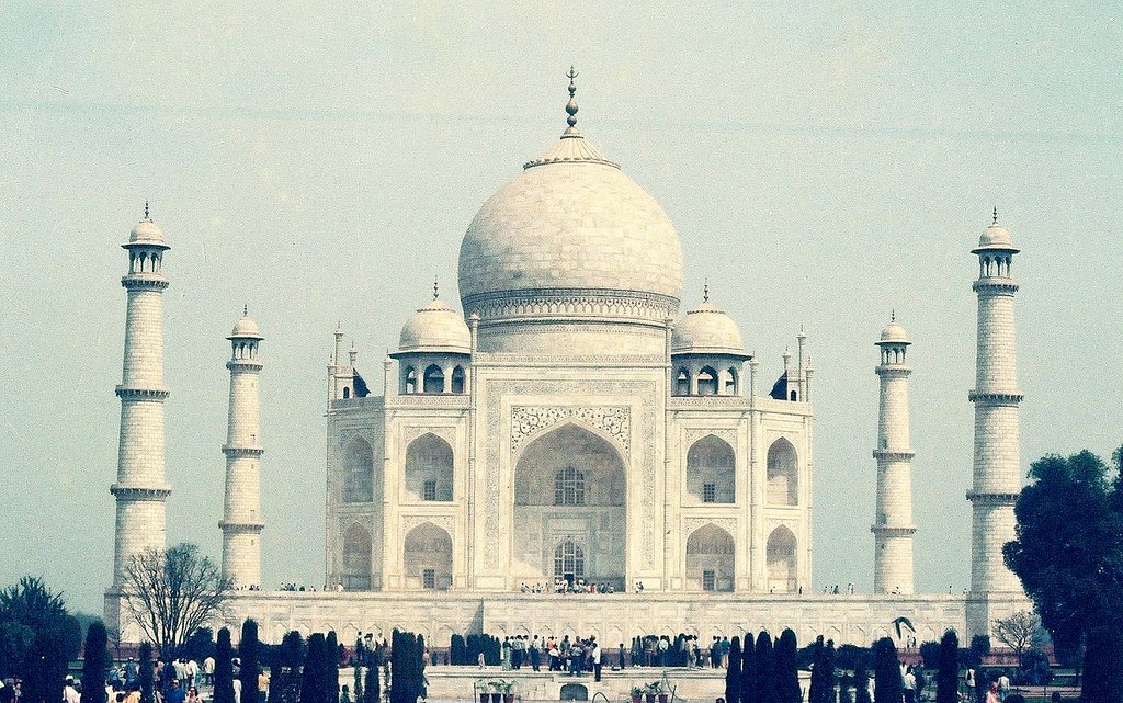 Tajmahal 3/1997 by F. Zaman