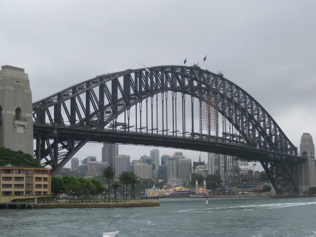 Syndey Harbour Bridge by maxrobson