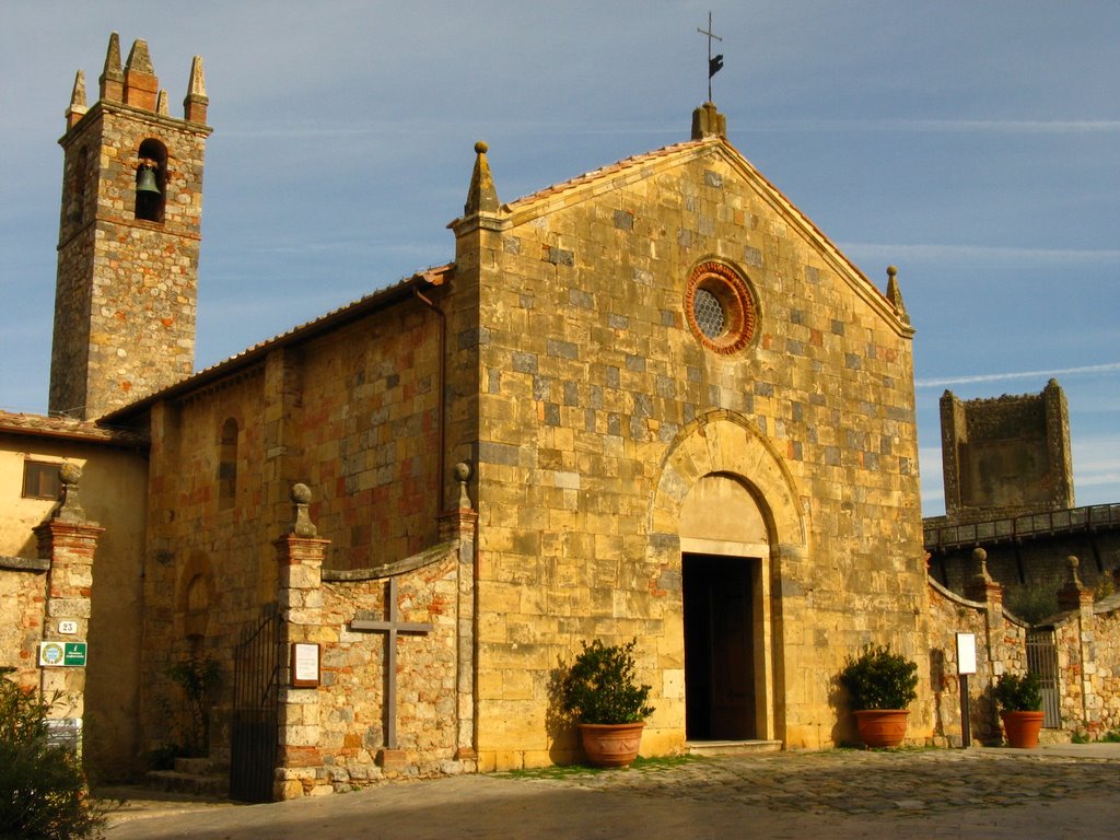 Monteriggioni - Chiesa di Santa Maria del XIII sec. - by max pierfederici