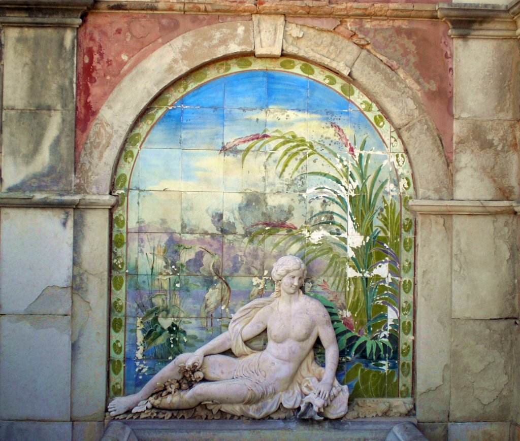 Palacio de Estoì, "azulejos" by restructuring - August 2006 by Roberto Bubnich