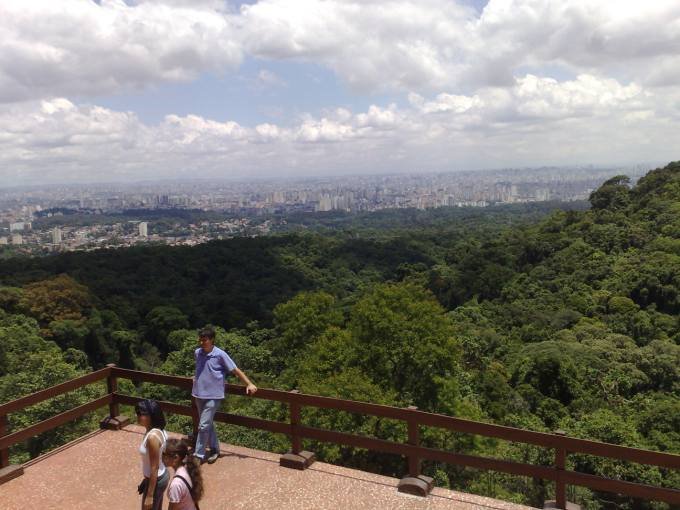 Em frente ao Museu 1 (Núcleo Pedra Grande) by rodrigodemarque