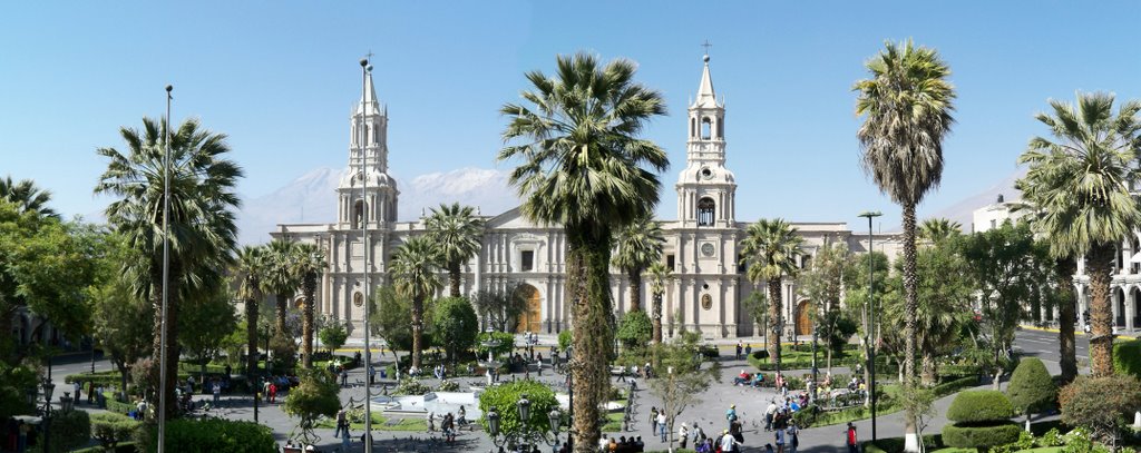 Plaza de Armas, Arequipa - Peru by J. Ysaacx A.T.