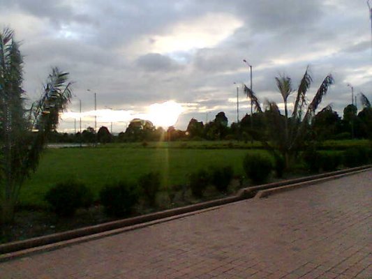 Atardecer desde la Biblioteca Virgilio Barco by jairsanco