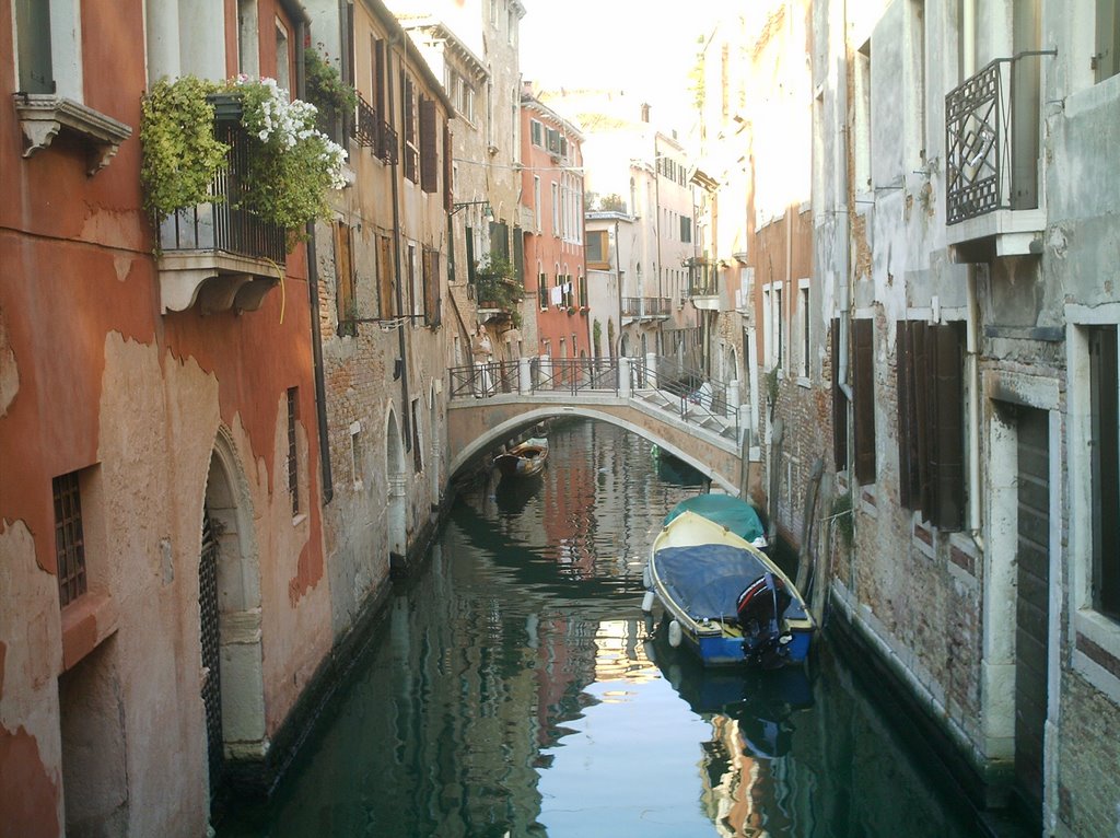 ...un picolo angolo di Venezia by R Geta