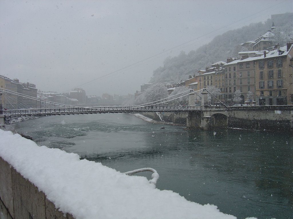 Neige de Grenoble by gloria88