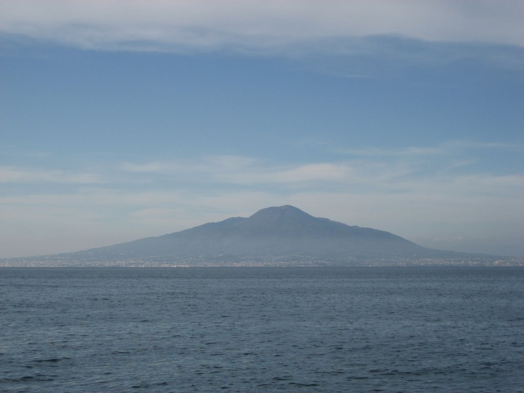 Mt Vesuvious from Sorrento. by Luis Manzo