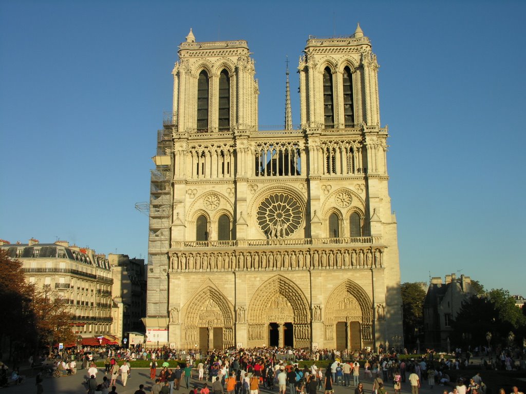 Paris, Notre Dame by searay250