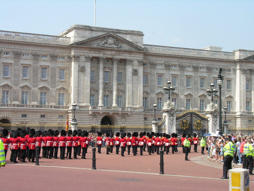 London, Buckingham Palace by searay250