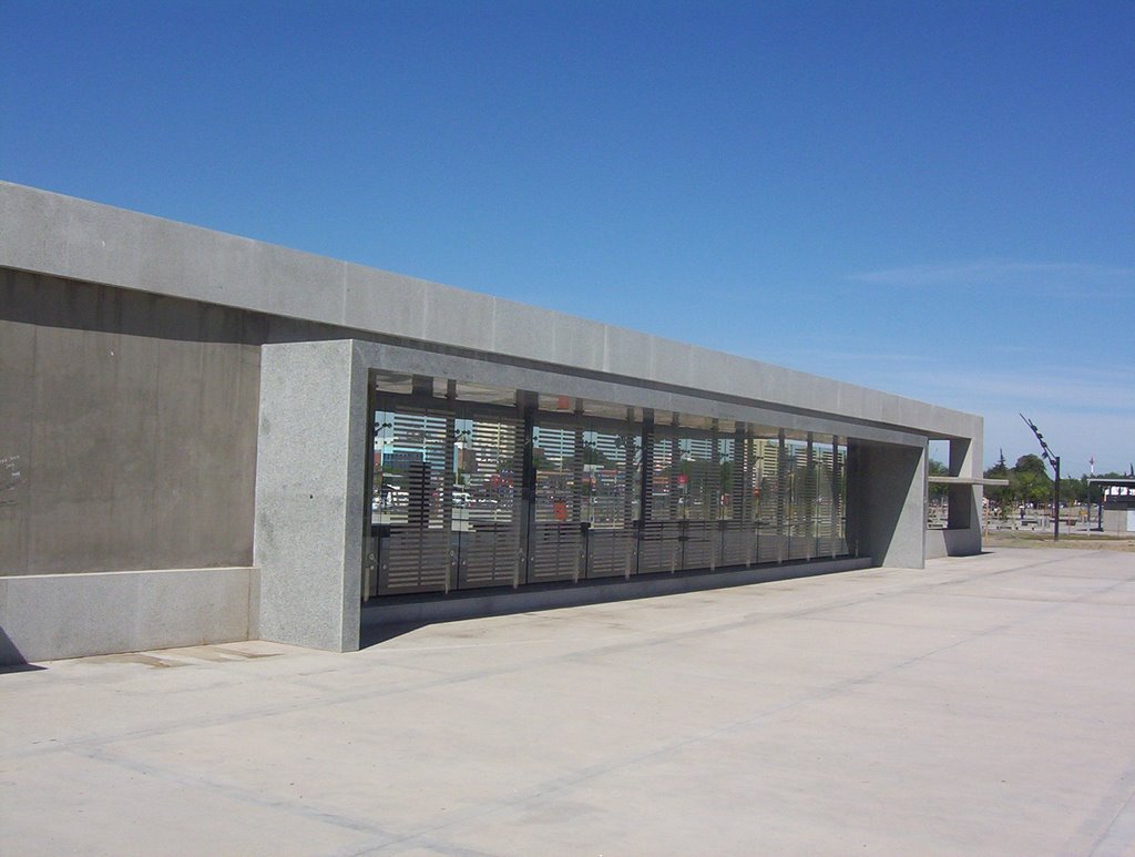 Monumento a Caidos en Malvinas, Neuquén by mopecito