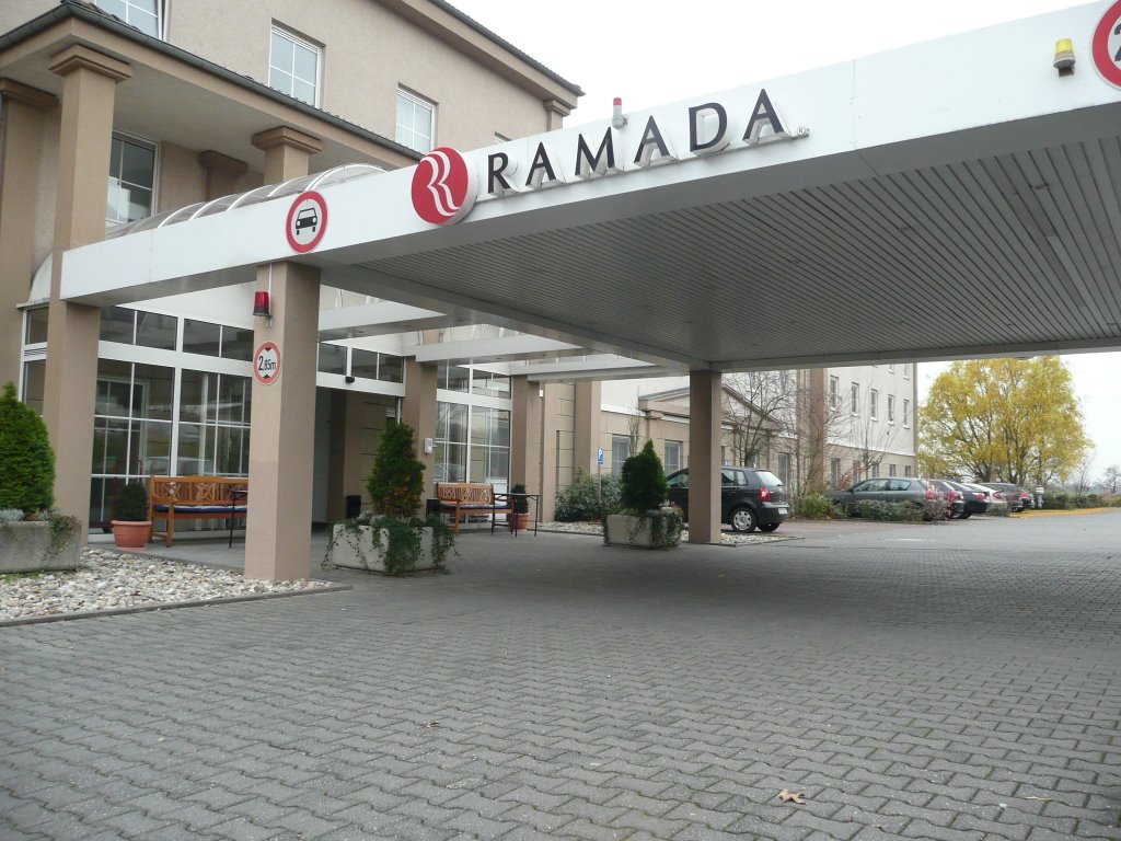 Ramada Hotel - Diedenbergen - Alemanha by Paulo Targino Moreir…