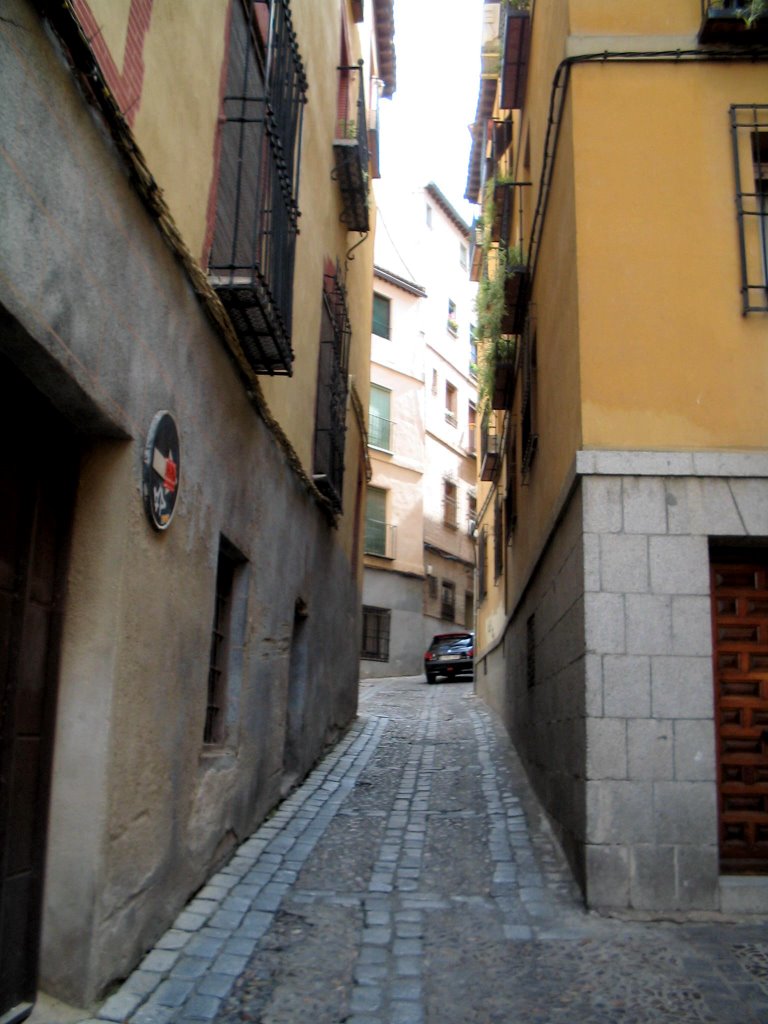 Calle del Cristo de la Luz by Joaquin Toledo