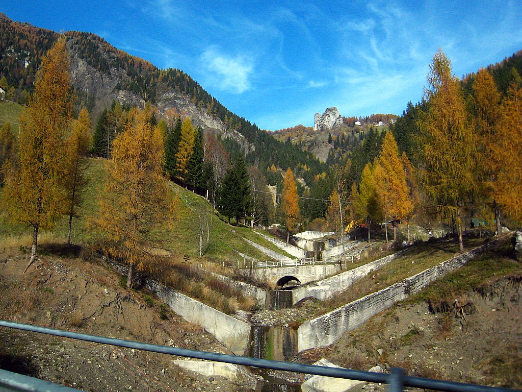 Rocca Pietore by Carmel Horowitz